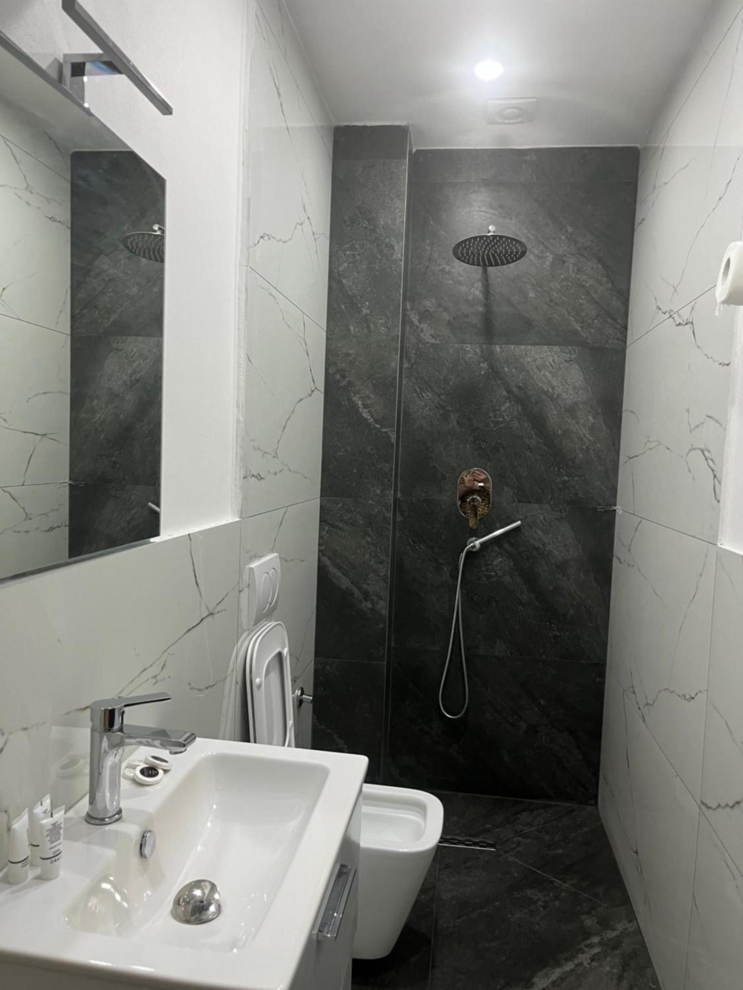 Hotel Luli City Center Durrës 외부 사진