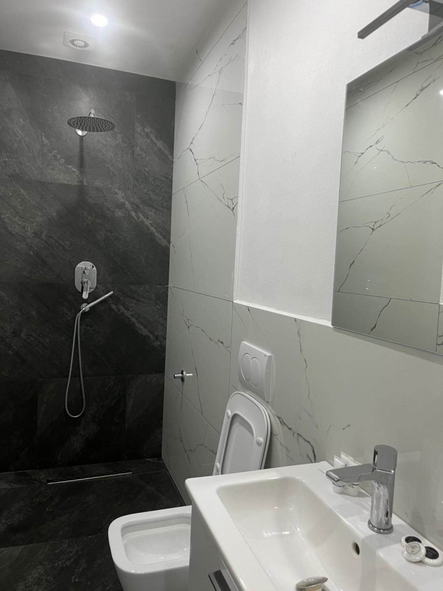 Hotel Luli City Center Durrës 외부 사진